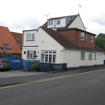Penryn Guest House, Ensuite Rooms, Free Parking And Free Wifi Stratford-upon-Avon Ngoại thất bức ảnh