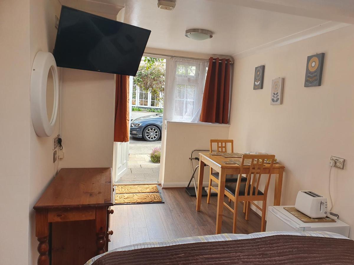 Penryn Guest House, Ensuite Rooms, Free Parking And Free Wifi Stratford-upon-Avon Ngoại thất bức ảnh