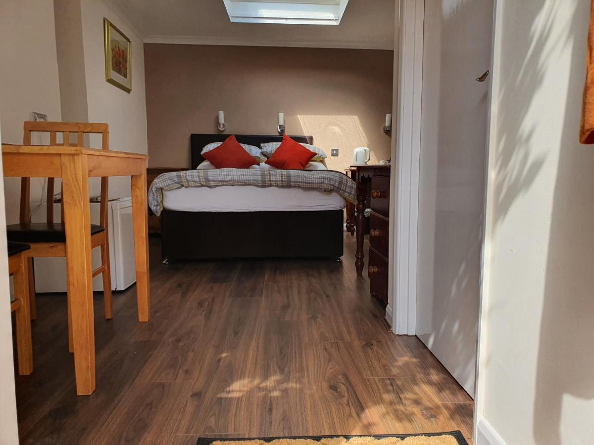 Penryn Guest House, Ensuite Rooms, Free Parking And Free Wifi Stratford-upon-Avon Ngoại thất bức ảnh