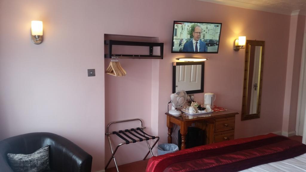 Penryn Guest House, Ensuite Rooms, Free Parking And Free Wifi Stratford-upon-Avon Ngoại thất bức ảnh