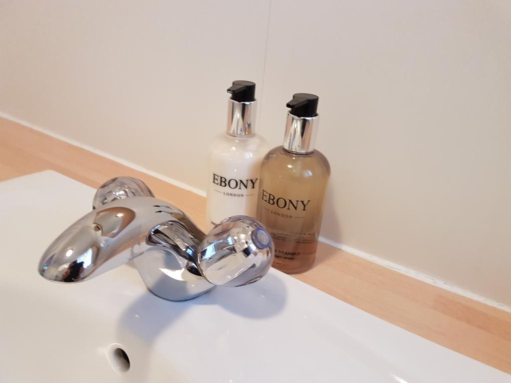 Penryn Guest House, Ensuite Rooms, Free Parking And Free Wifi Stratford-upon-Avon Ngoại thất bức ảnh