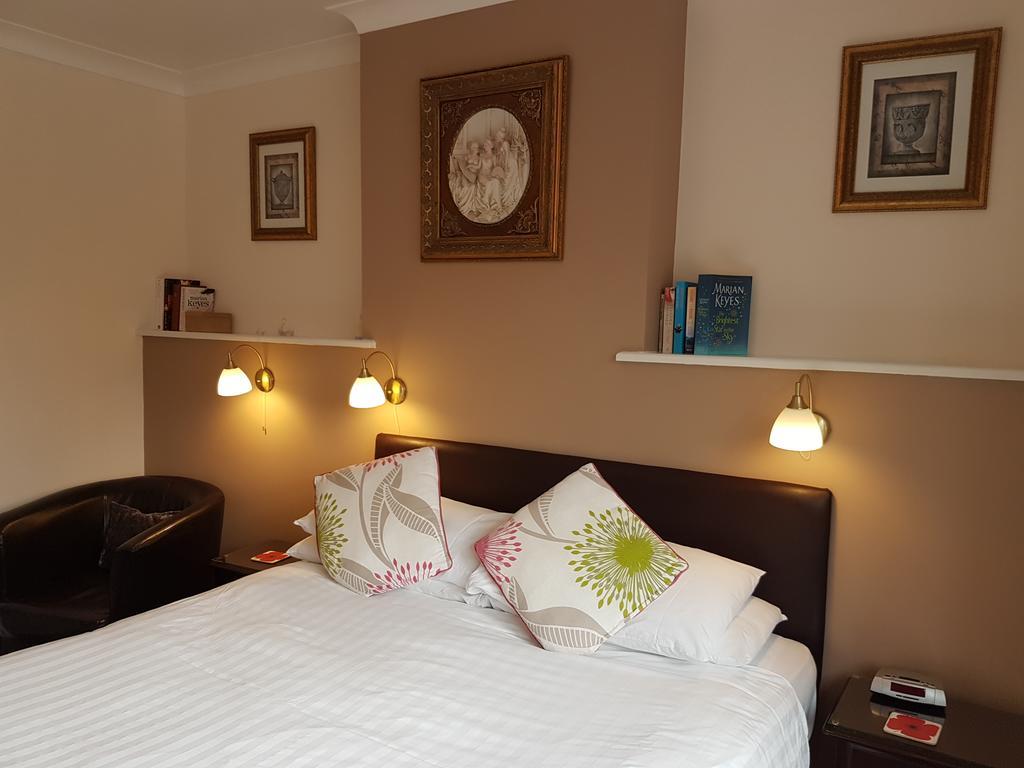 Penryn Guest House, Ensuite Rooms, Free Parking And Free Wifi Stratford-upon-Avon Ngoại thất bức ảnh