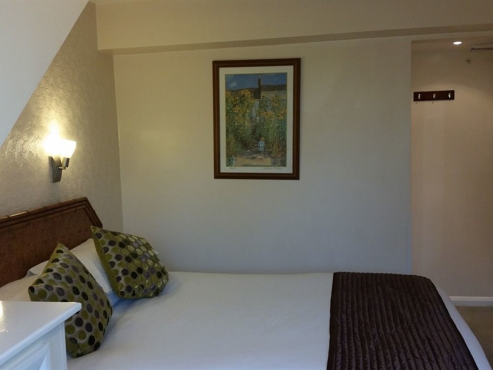 Penryn Guest House, Ensuite Rooms, Free Parking And Free Wifi Stratford-upon-Avon Ngoại thất bức ảnh