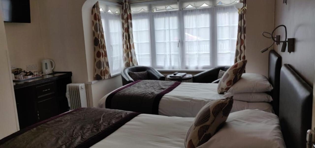 Penryn Guest House, Ensuite Rooms, Free Parking And Free Wifi Stratford-upon-Avon Ngoại thất bức ảnh
