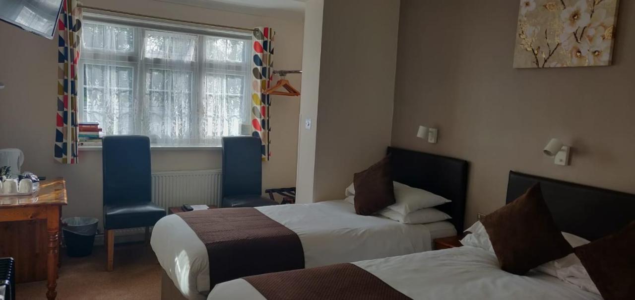 Penryn Guest House, Ensuite Rooms, Free Parking And Free Wifi Stratford-upon-Avon Ngoại thất bức ảnh
